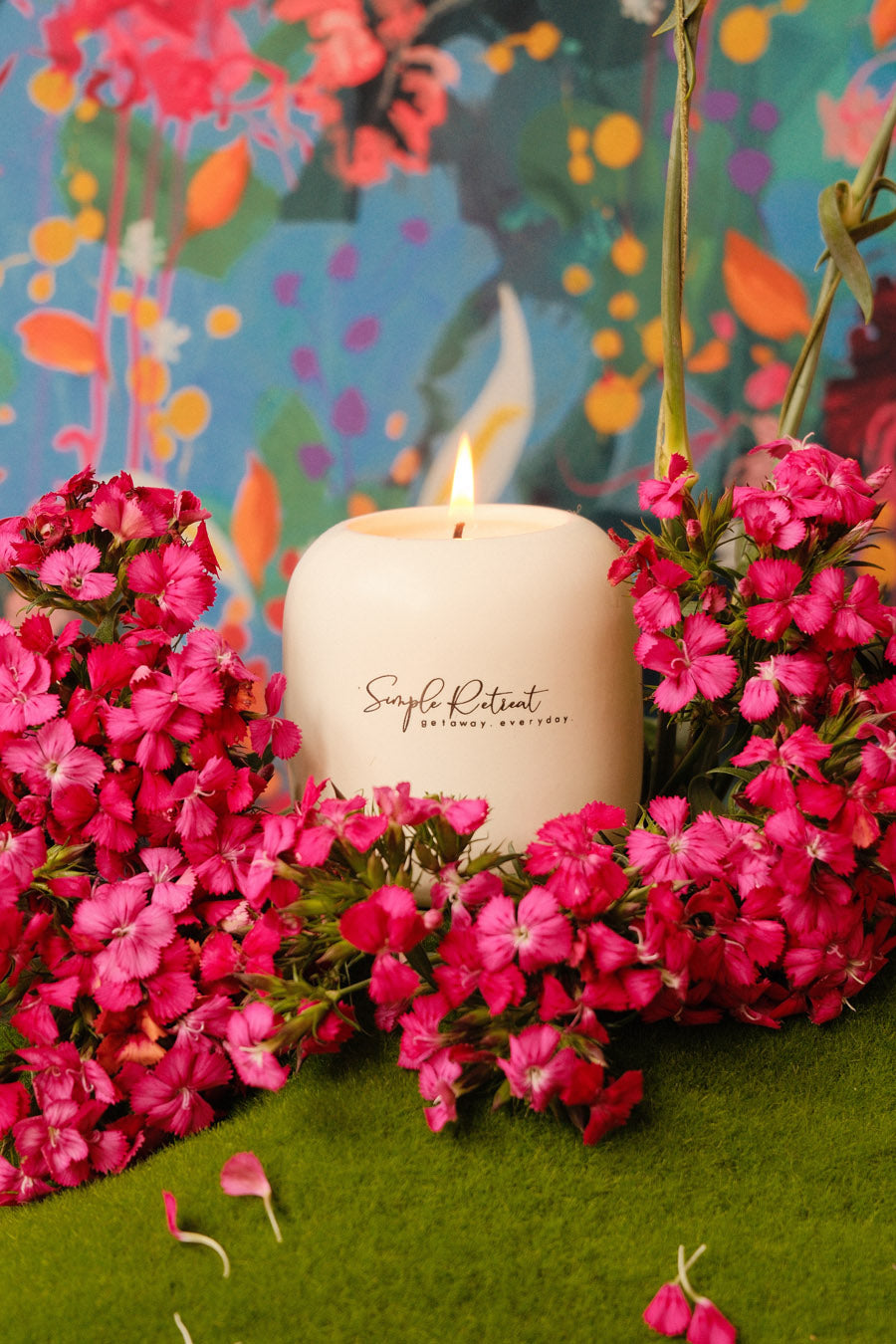 Medium Candle | Freesia & Red Berries